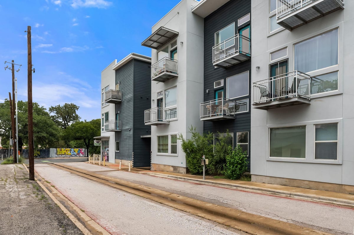 View 2931 E 12th ST Unit #201 in East End Flats Amd 2931 E 12th ST Unit #201 - front exterior - Luxury home in East End Flats Amd, Austin, TX