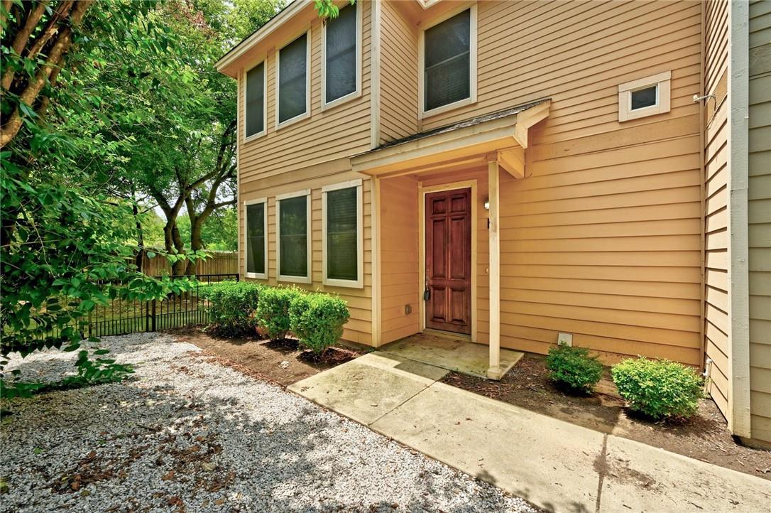View 2933 E Martin Luther King Jr BLVD Unit #B in Division B 2933 E Martin Luther King Jr BLVD Unit #B - property photo 1 - Luxury home in Division B, Austin, TX