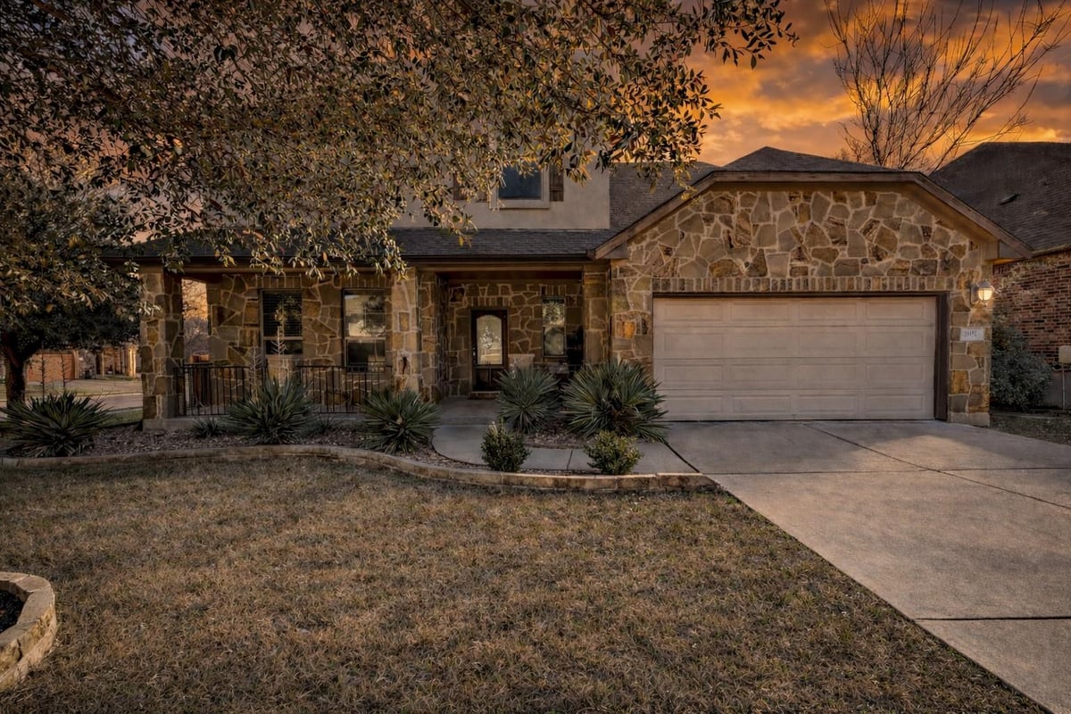 View 2937 Castellan Ln in Paloma Lake Sec 06 2937 Castellan Ln - front exterior - Luxury home in Paloma Lake Sec 06, Round Rock, TX