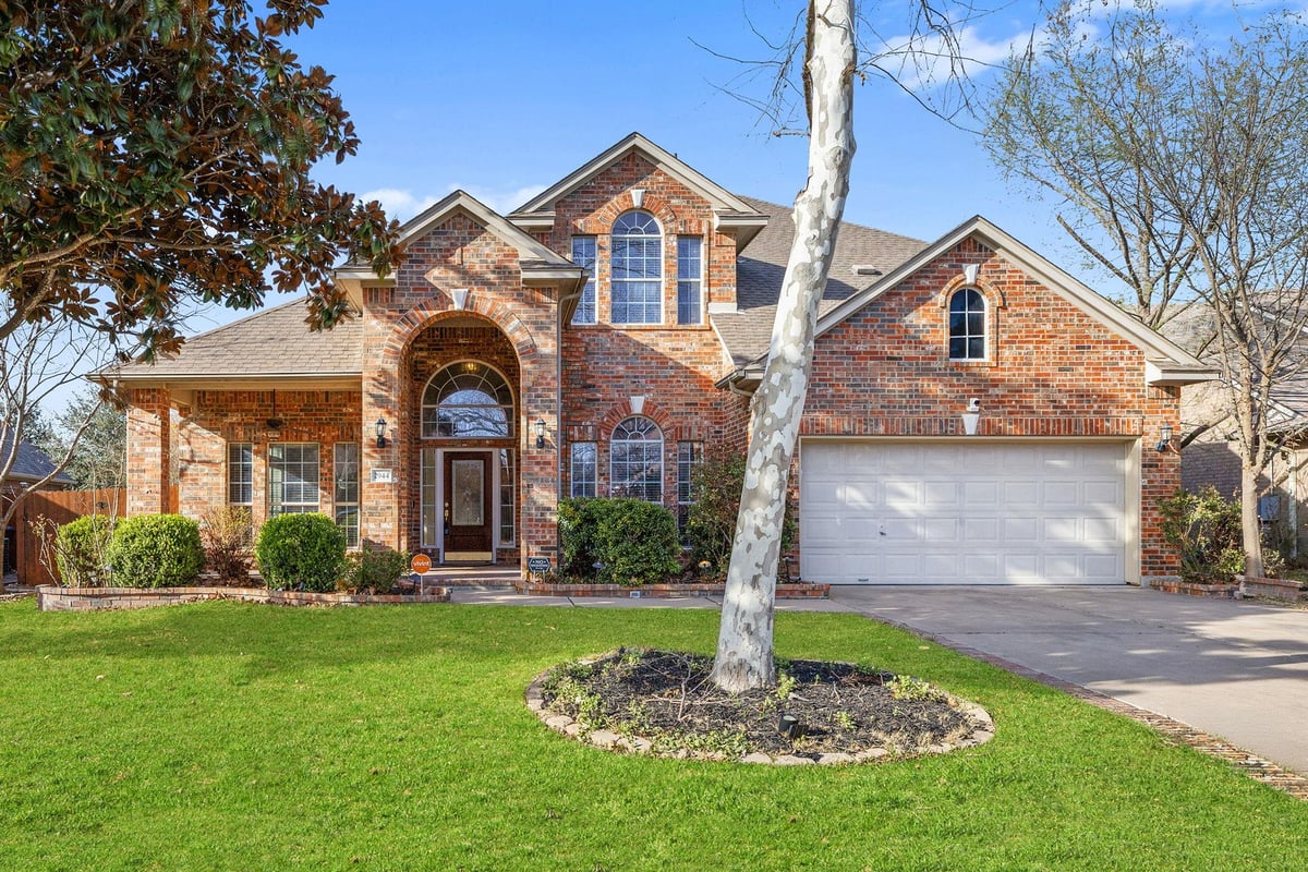 Living area at 2944 Clinton Pl - 4 bed 3 bath home