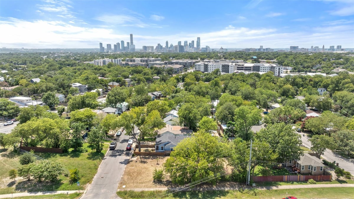 View 2956 Higgins ST in Pannell Place 2956 Higgins ST - property photo 1 - Luxury lot in Pannell Place, Austin, TX