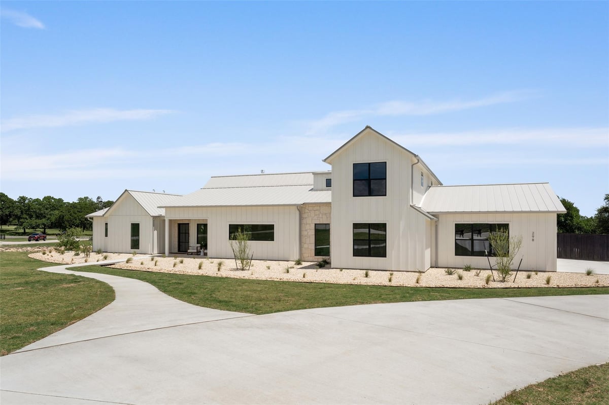 View 298 Glenview Cir in Honey Glen Acres 298 Glenview Cir - front exterior - Luxury home in Honey Glen Acres, Belton, TX