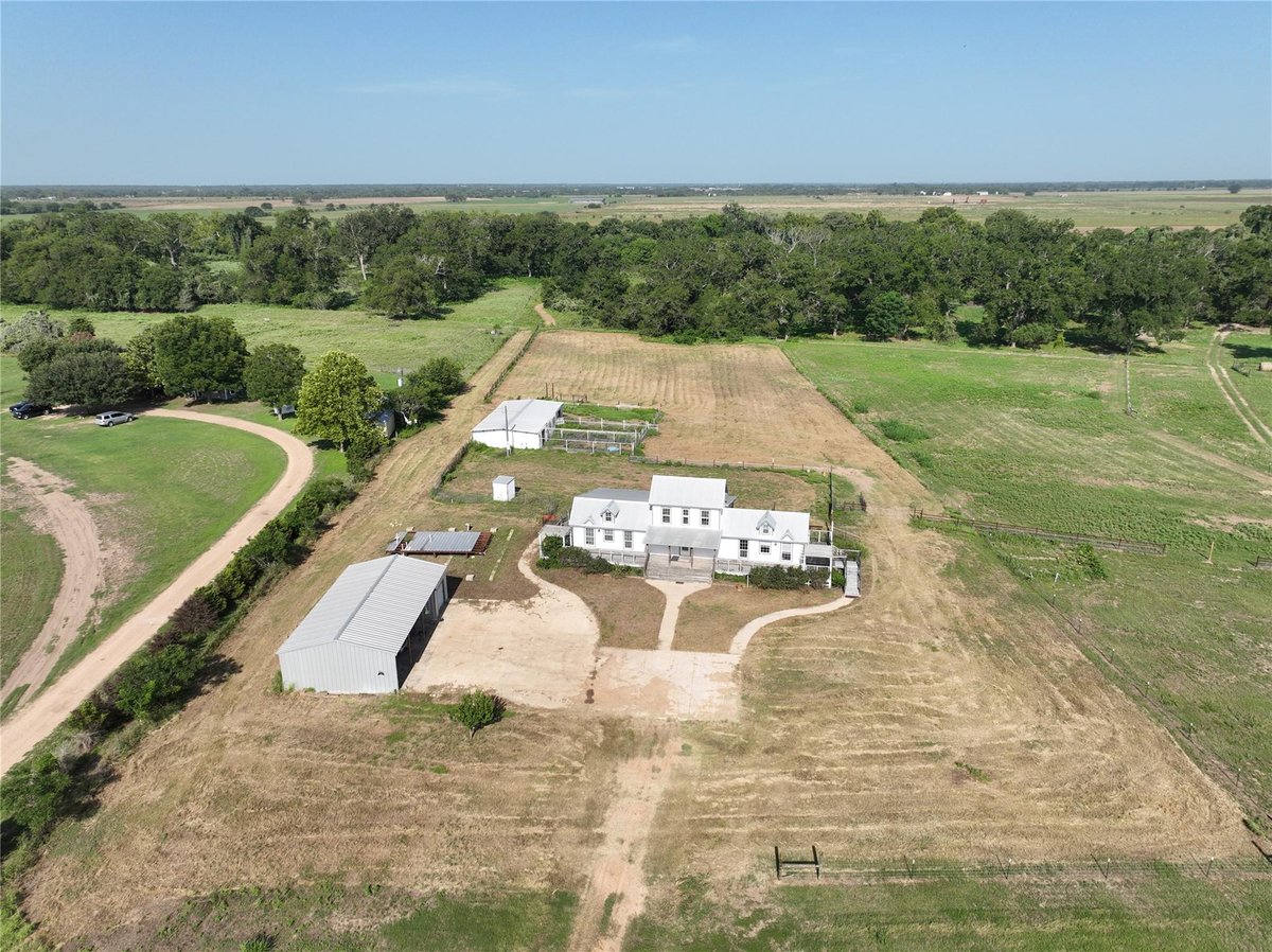 View 2980 Rabbs Prairie RD in Wm Rabb 3 Lgs Absao86 2980 Rabbs Prairie RD - front exterior - Luxury home in Wm Rabb 3 Lgs Absao86, La Grange, TX