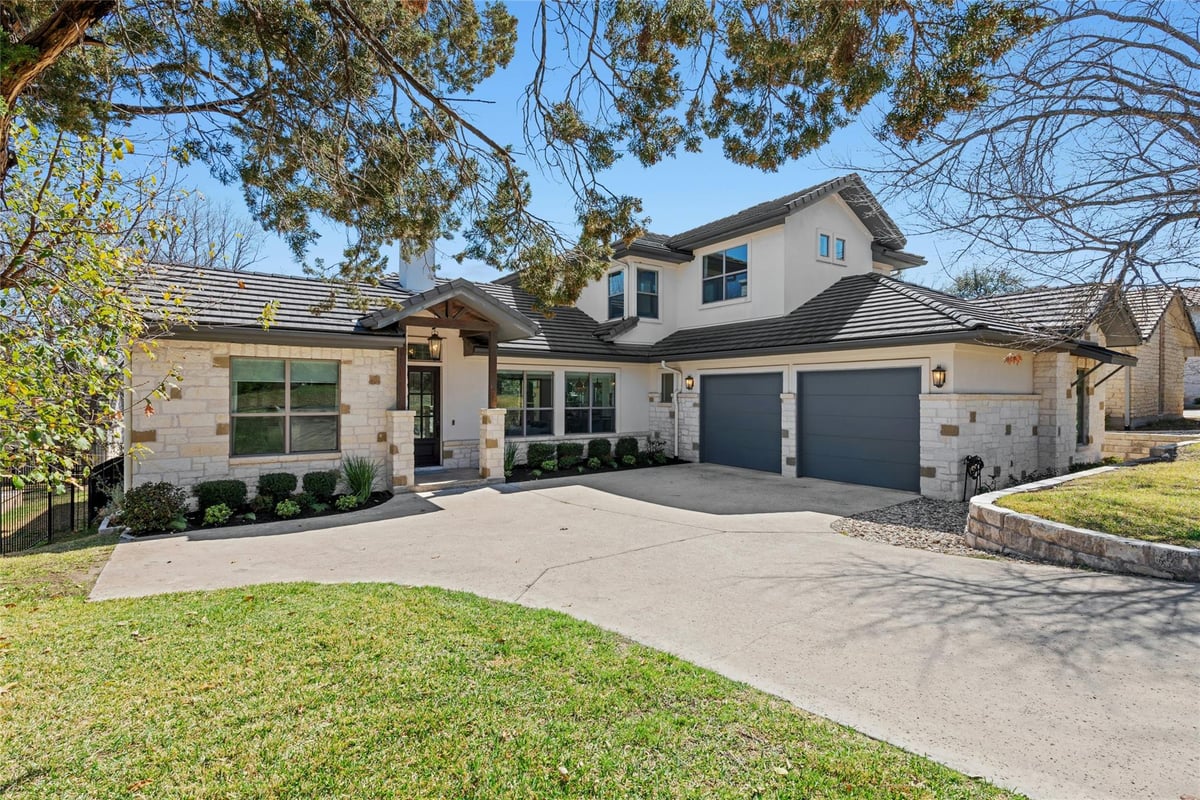 3 Camwood Trl - front exterior - Luxury home in The Hills, The Hills, TX