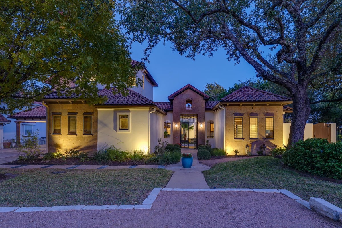 View 3 The Hills Dr in Hills Lakeway Ph 01 3 The Hills Dr - property photo 1 - Luxury home in Hills Lakeway Ph 01, The Hills, TX