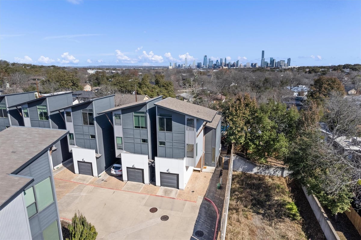 View 300 Ashley Dawn LN in Sycamore Detached Condo 300 Ashley Dawn LN - property photo 1 - Luxury home in Sycamore Detached Condo, Austin, TX