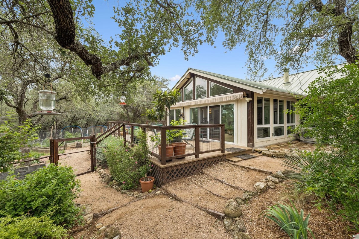 View 300 Bluff Rd in N/A 300 Bluff Rd - front exterior - Luxury home in N/A, Spicewood, TX