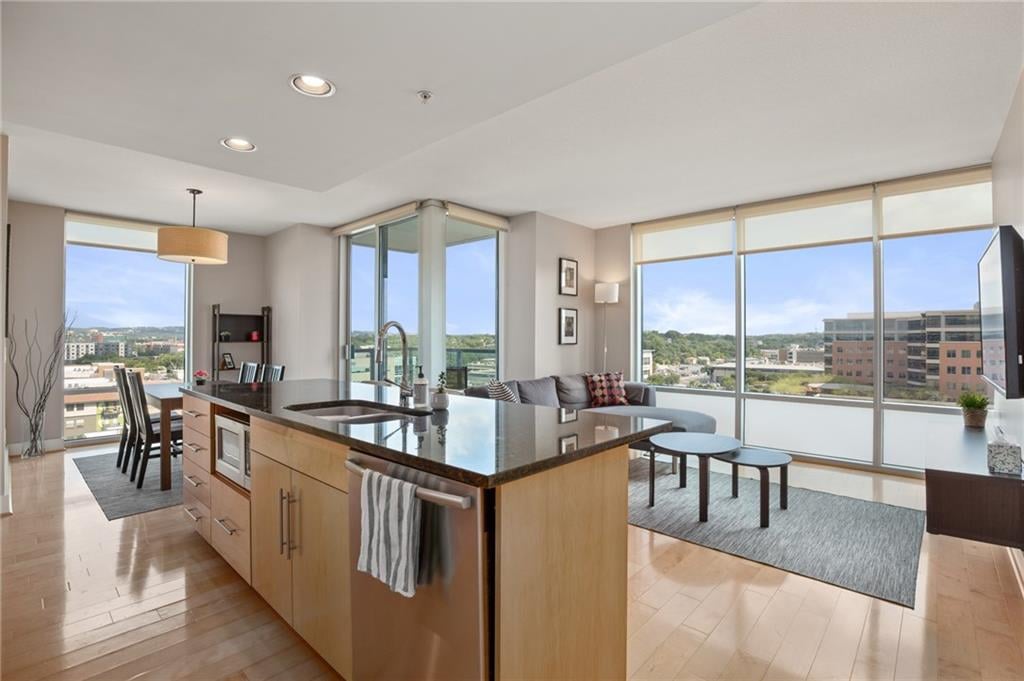 View 300 Bowie ST Unit #1007 in Spring Condo Amd 300 Bowie ST Unit #1007 - front exterior - Luxury home in Spring Condo Amd, Austin, TX