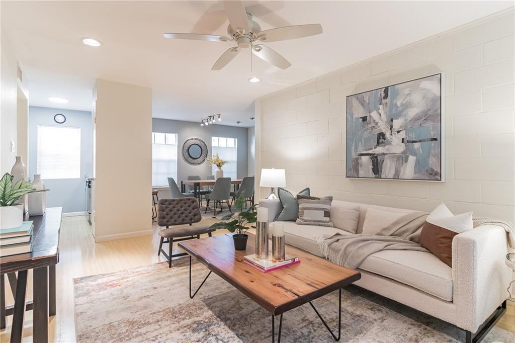 View 300 Crockett St Unit #116 in Courtyard Condo Amd 300 Crockett St Unit #116 - front exterior - Luxury home in Courtyard Condo Amd, Austin, TX