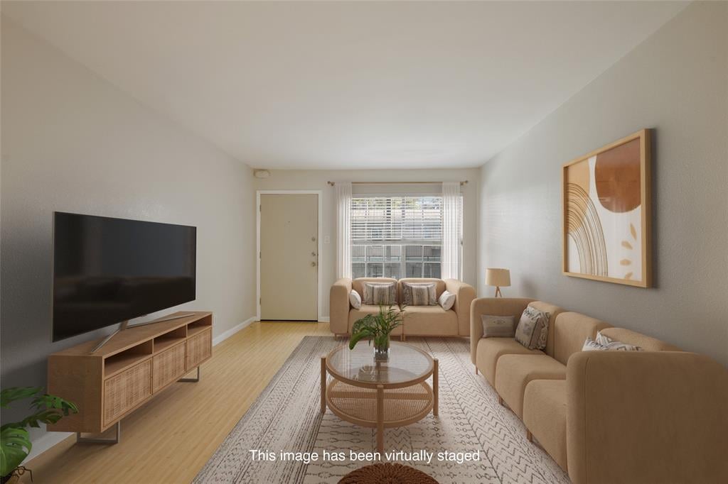 View 300 Crockett ST Unit #204 in Courtyard Condo Amd 300 Crockett ST Unit #204 - front exterior - Luxury home in Courtyard Condo Amd, Austin, TX