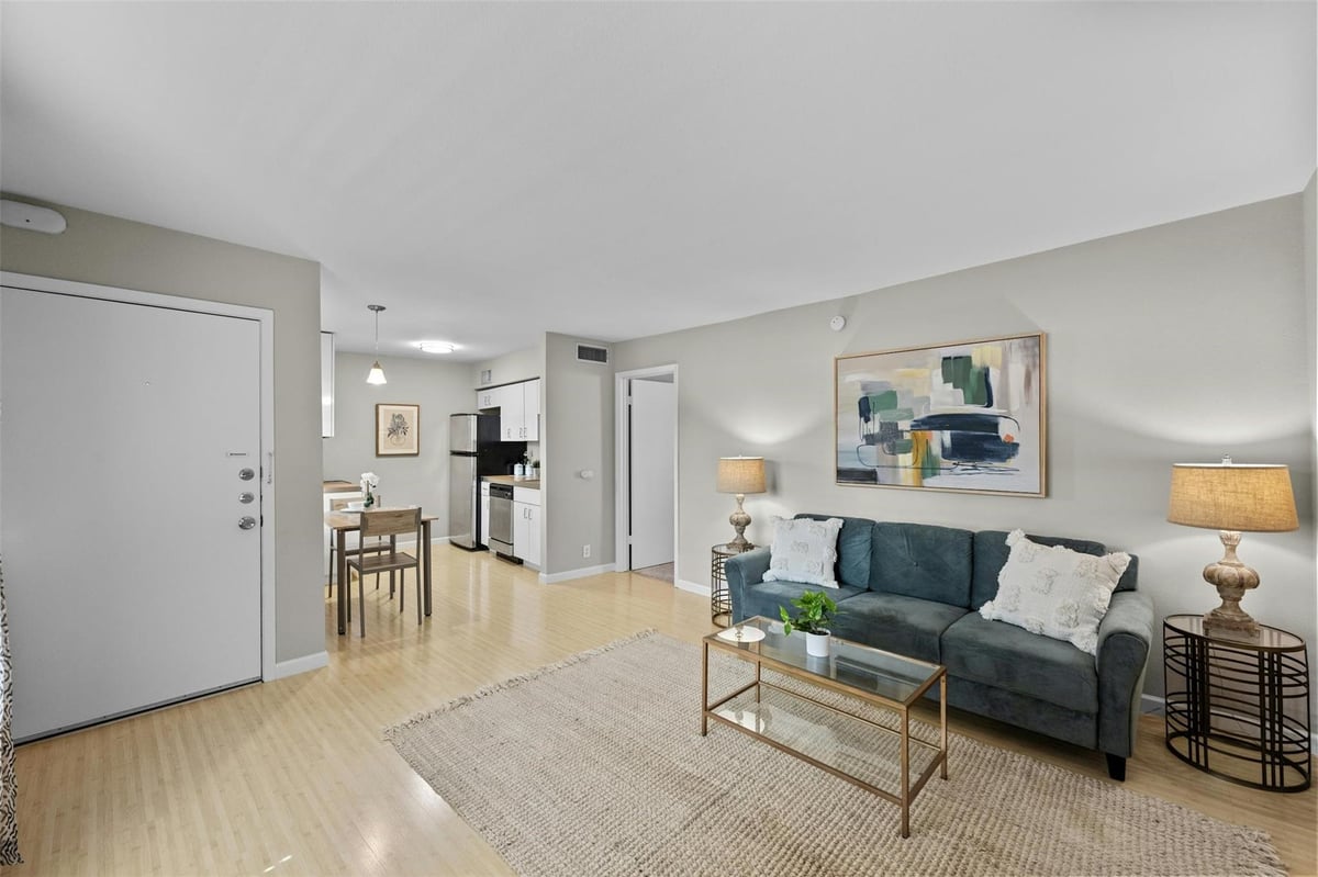 View 300 Crockett ST Unit #307 in Courtyard Condo Amd 300 Crockett ST Unit #307 - front exterior - Luxury home in Courtyard Condo Amd, Austin, TX