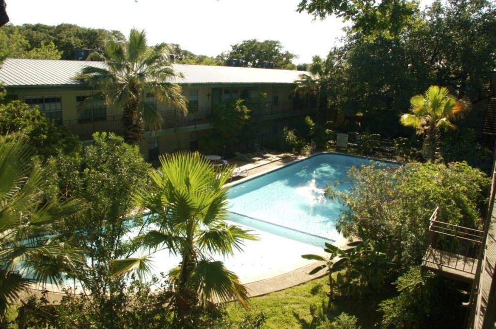 View 300 Crockett ST Unit #313 in Courtyard Condo Amd 300 Crockett ST Unit #313 - front exterior - Luxury home in Courtyard Condo Amd, Austin, TX