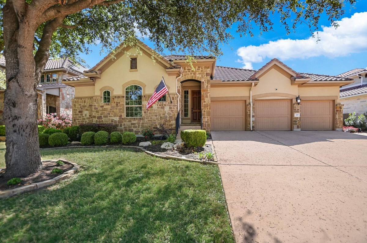 View 300 Horseback Holw in Steiner Ranch Ph 01 Sec 09 300 Horseback Holw - front exterior - Luxury home in Steiner Ranch Ph 01 Sec 09, Austin, TX
