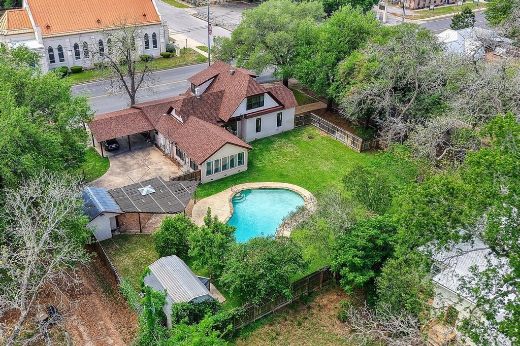 View 300 Mills ST in Burleson 300 Mills ST - property photo 1 - Luxury home in Burleson, Smithville, TX