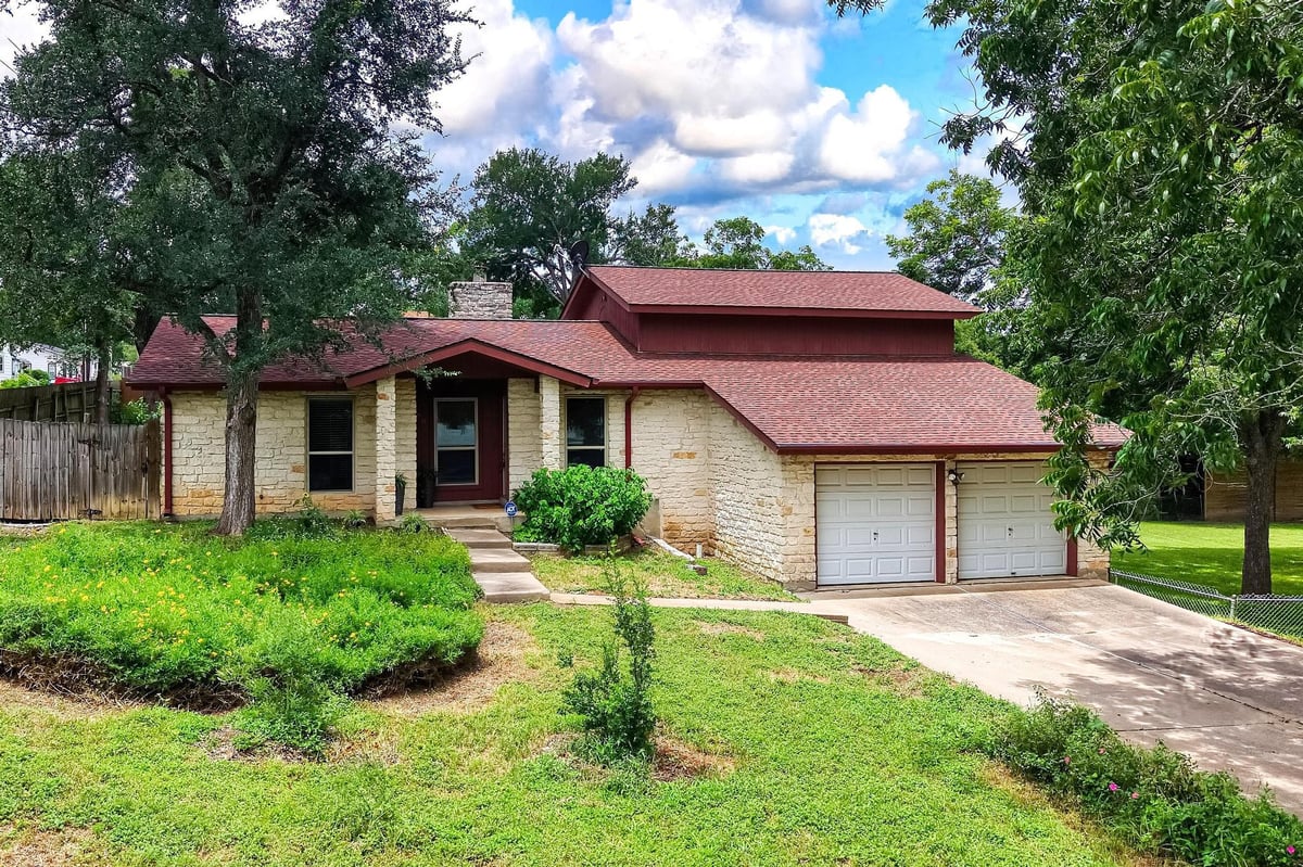 View 300 Pecan LN in Brushy Slope Sec 03 300 Pecan LN - front exterior - Luxury home in Brushy Slope Sec 03, Round Rock, TX