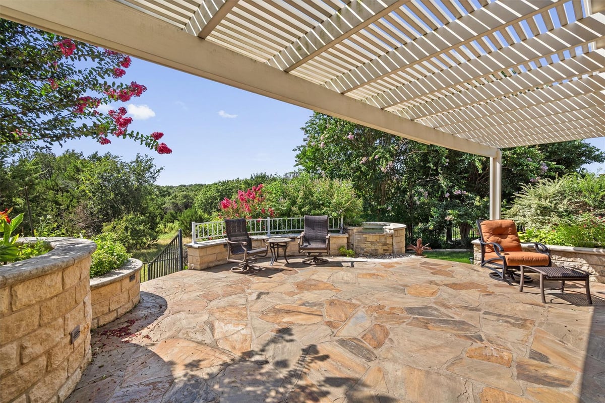 300 Pipe Creek LN - front exterior - Luxury home in Sun City Texas Neighborhood 54 Pud, Georgetown, TX
