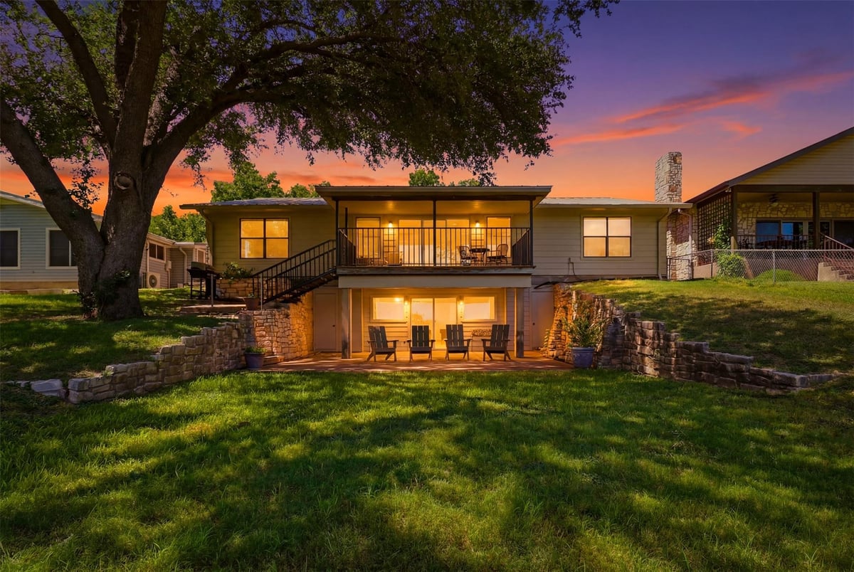 View 3000 River Oaks DR in Lula Haywood 3000 River Oaks DR - property photo 1 - Luxury home in Lula Haywood, Kingsland, TX