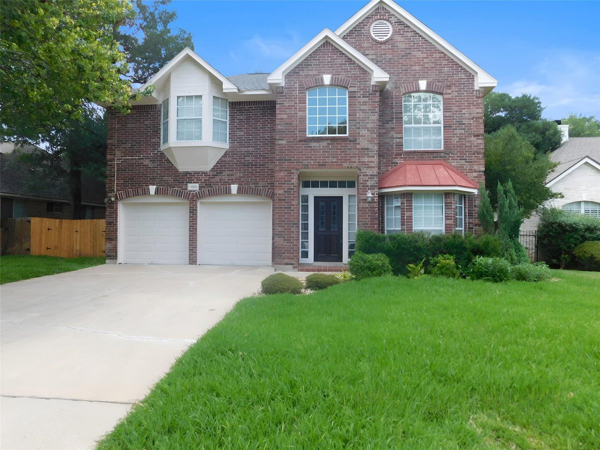 30003 Oakland Hills Dr - front exterior - Luxury home in Berry Creek Sec 08 Ph 01 Resub Pts Blk B K, Georgetown, TX