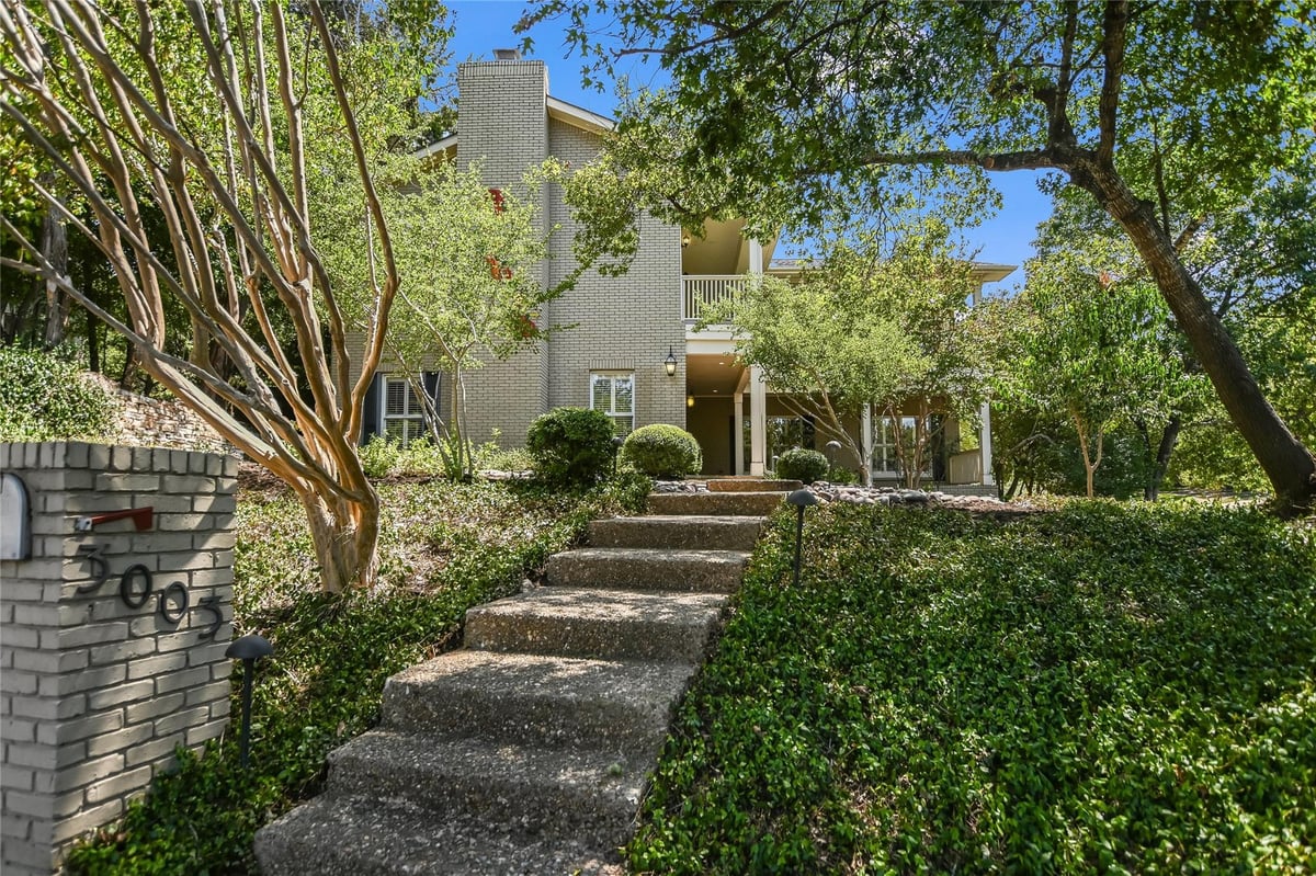 View 3003 Copper Mount CV in Beecave Woods Sec 04 3003 Copper Mount CV - front exterior - Luxury home in Beecave Woods Sec 04, Austin, TX