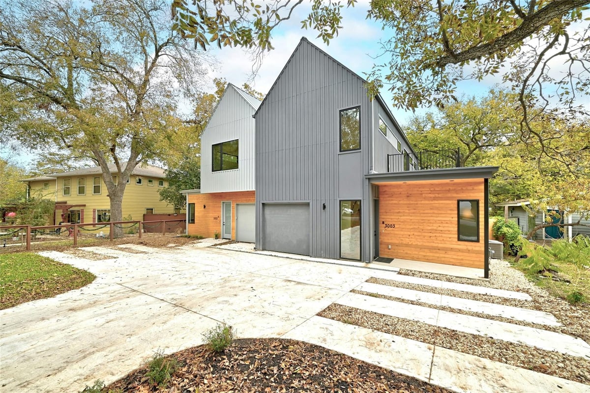View 3003 Fontana ST Unit #B in Williamson Sec 02 3003 Fontana ST Unit #B - front exterior - Luxury home in Williamson Sec 02, Austin, TX