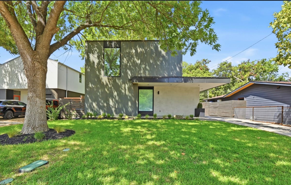 View 3004 Fontana DR in South Park Sec 01 3004 Fontana DR - property photo 1 - Luxury home in South Park Sec 01, Austin, TX