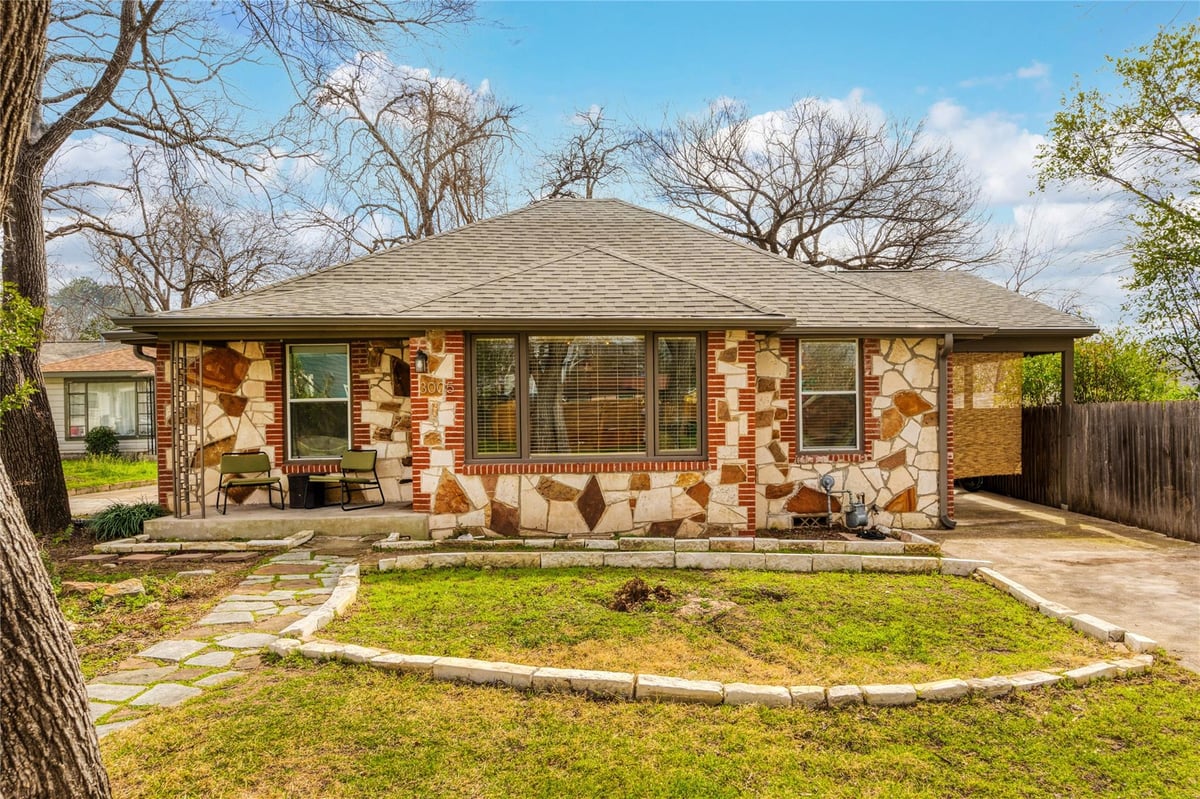 View 3005 E 14th ST in Mckinley Heights 3005 E 14th ST - property photo 1 - Luxury home in Mckinley Heights, Austin, TX