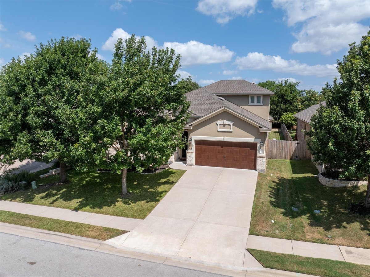 View 3005 Paseo De Charros in Caballo Ranch Sec 4 3005 Paseo De Charros - property photo 1 - Luxury home in Caballo Ranch Sec 4, Leander, TX