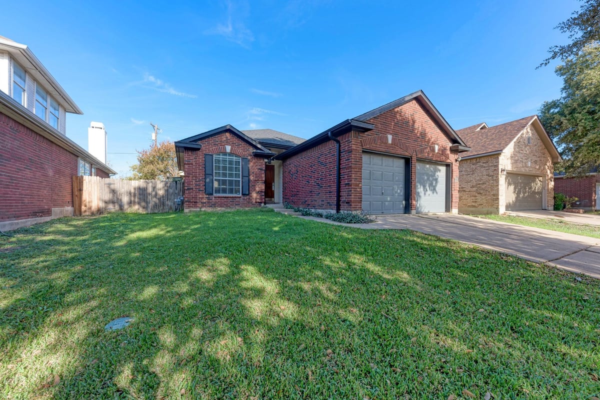 View 3009 Pioneer WAY in Settlement Sec 02 3009 Pioneer WAY - front exterior - Luxury home in Settlement Sec 02, Round Rock, TX