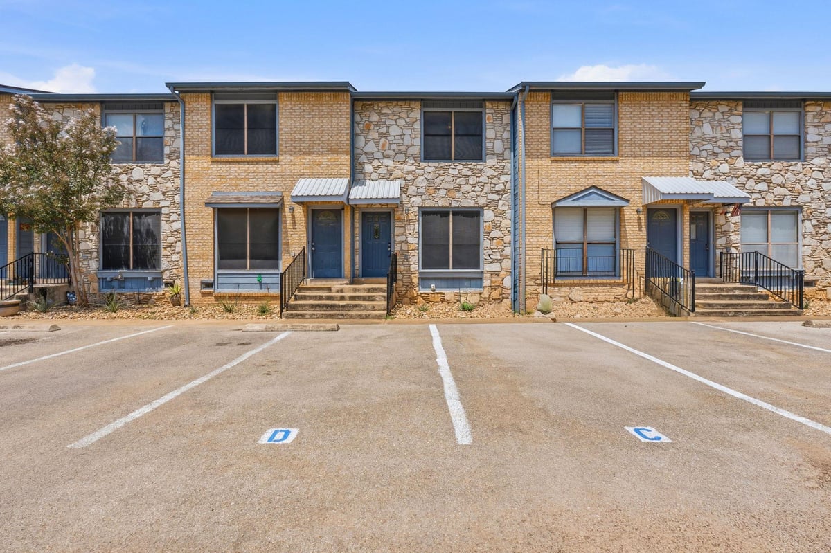 View 3009 Whisper Oaks LN Unit #C in Whisper Oaks Condos 3009 Whisper Oaks LN Unit #C - front exterior - Luxury home in Whisper Oaks Condos, Georgetown, TX