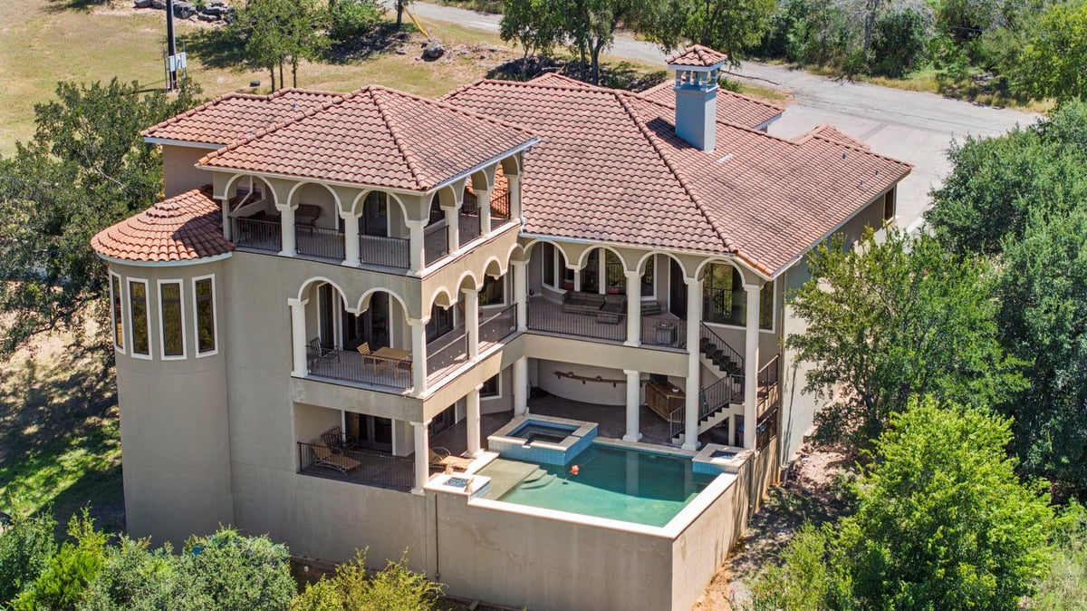 301 Circle DR - property photo 1 - Luxury home in Channel Oaks, Horseshoe Bay, TX