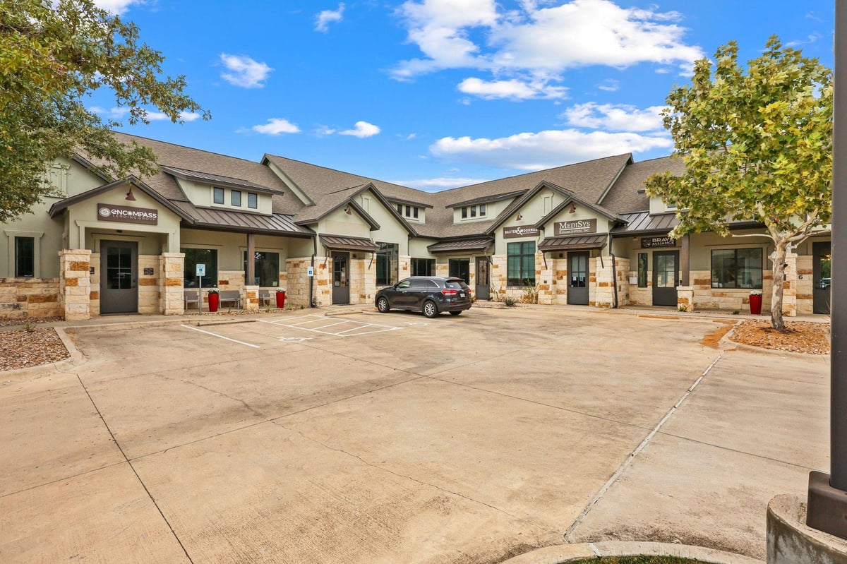 301 Denali Pass Unit #3 - front exterior - Luxury home in 301 Denali Pass Condos, Cedar Park, TX