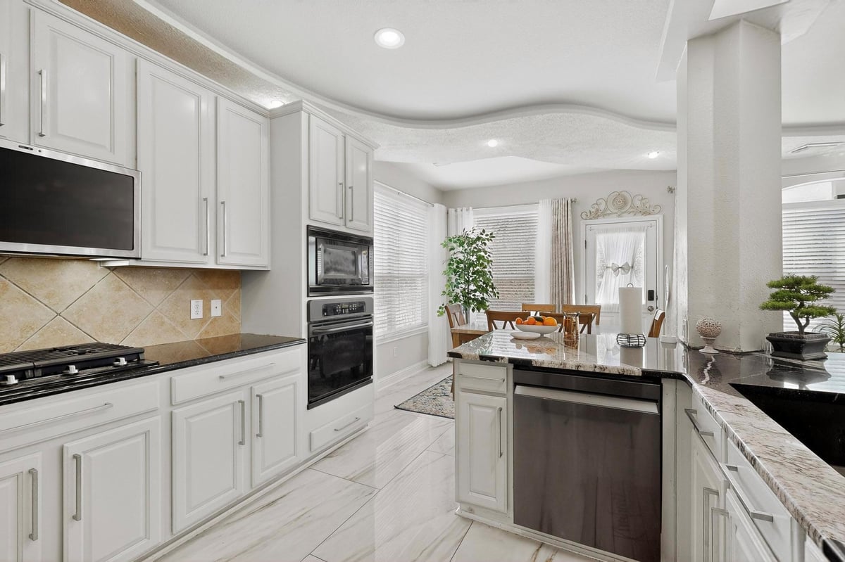 Kitchen at 301 S Lynnwood Trl - 4 bed 2 bath home