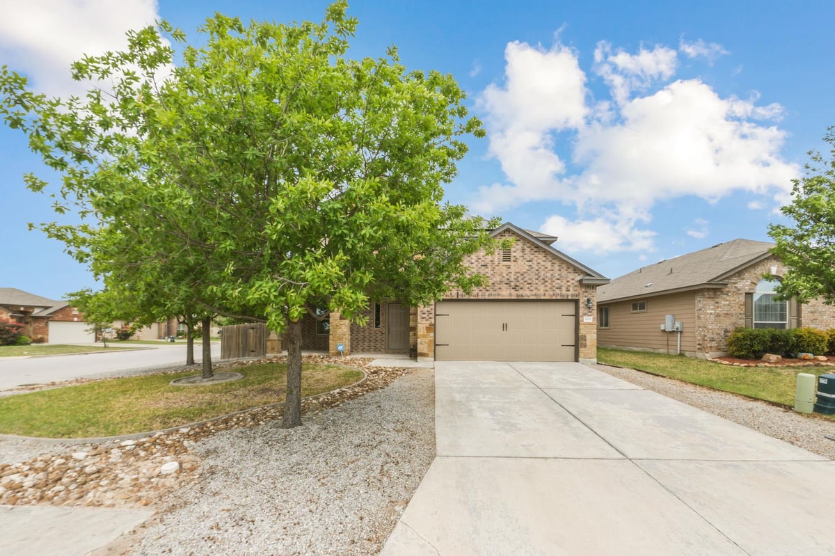 View 301 Serpentine LN in Sonterra West 301 Serpentine LN - property photo 1 - Luxury home in Sonterra West, Jarrell, TX