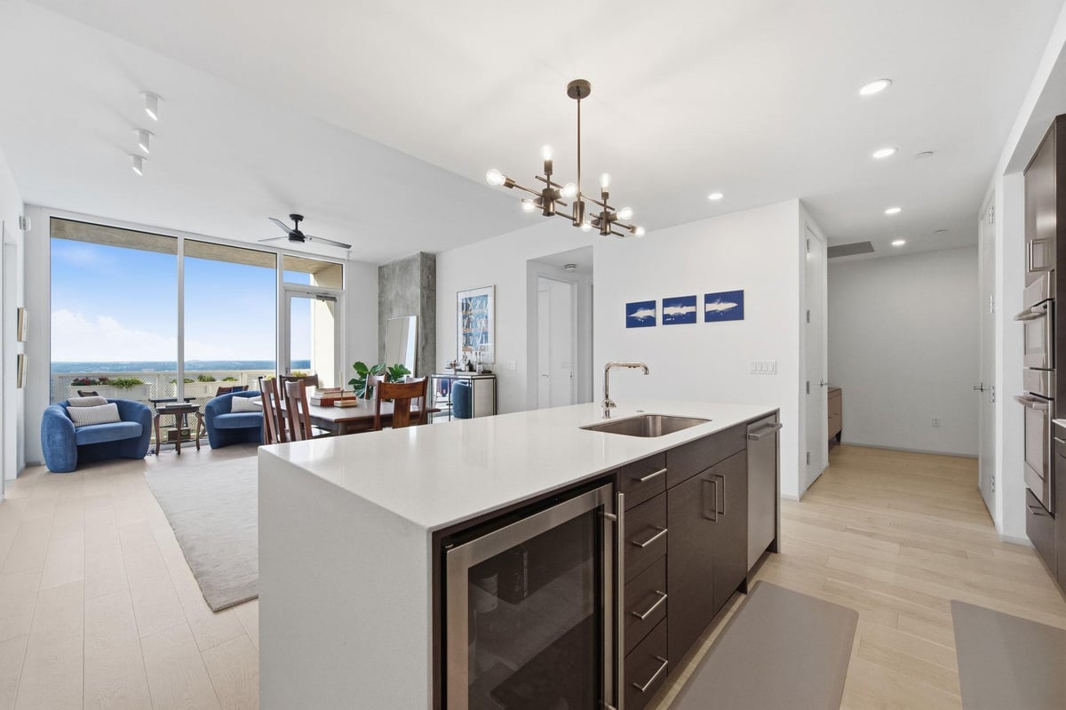 View 301 West Ave Unit #2906 in INDEPENDENT CONDOMINIUMS 301 West Ave Unit #2906 - front exterior - Luxury home in INDEPENDENT CONDOMINIUMS, Austin, TX