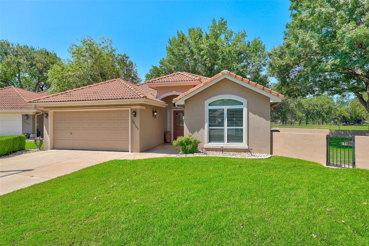 30107 Hamlet CIR - front exterior - Luxury home in Berry Creek Sec 04, Georgetown, TX