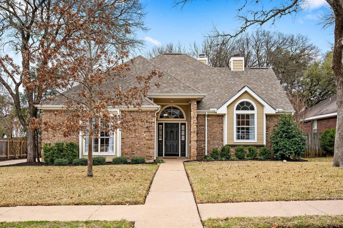 3011 Fort Worth Trl - front exterior - Luxury home in Shady Hollow Sec 06 Ph C, Austin, TX