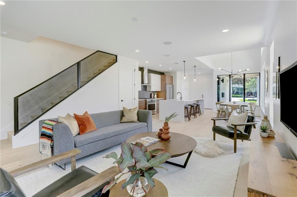 View 3015 Fontana DR Unit #A in South Park Sec 01 3015 Fontana DR Unit #A - front exterior - Luxury home in South Park Sec 01, Austin, TX