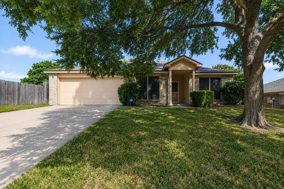 View 3015 O W Curry DR in Copper Mountain One Ph I 3015 O W Curry DR - front exterior - Luxury home in Copper Mountain One Ph I, Killeen, TX