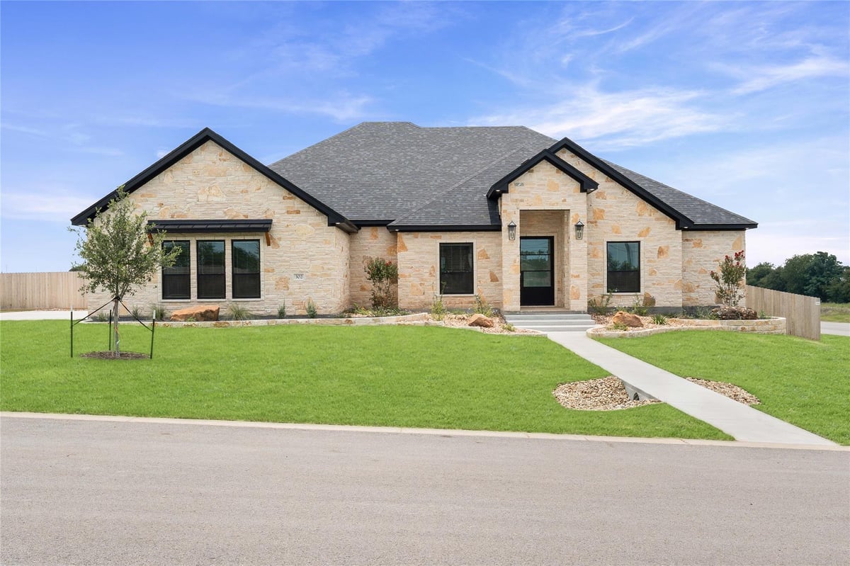 View 302 Rodeo RD in Stinnett Mill 302 Rodeo RD - property photo 1 - Luxury home in Stinnett Mill, Salado, TX