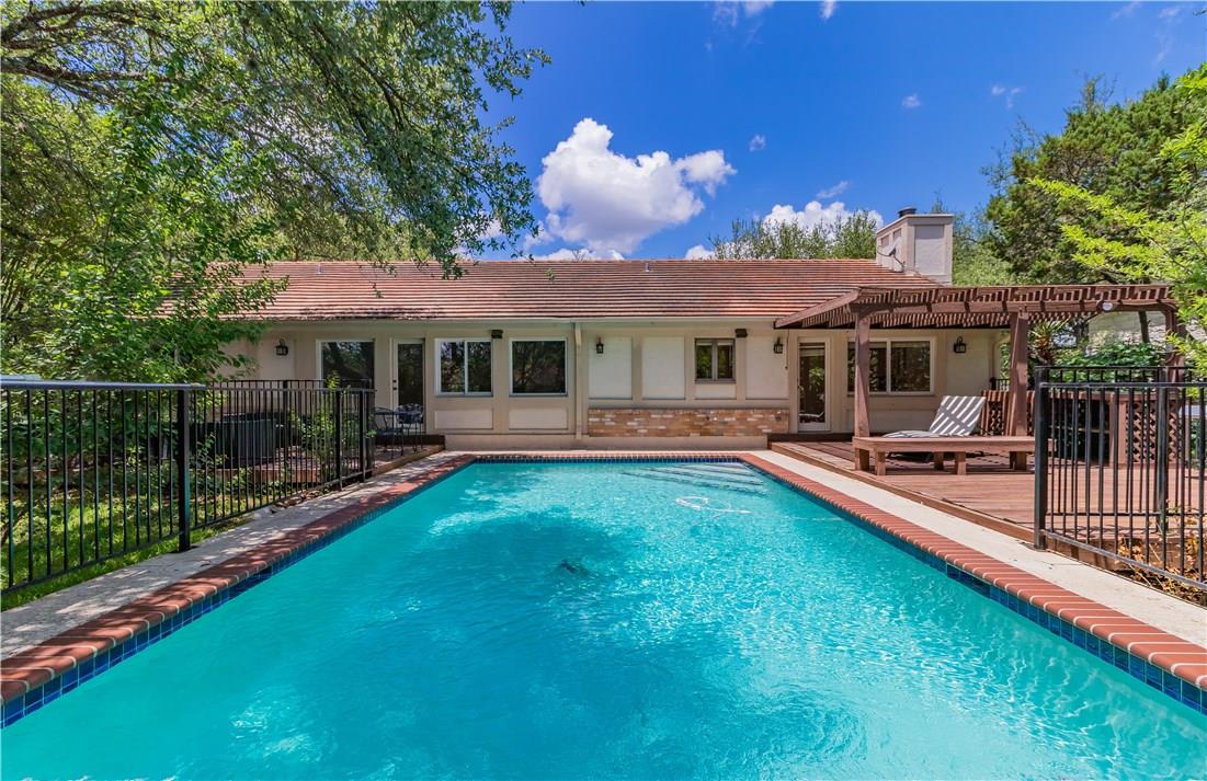 View 302 Timpanagos Dr in Lakeway Sec 26 302 Timpanagos Dr - property photo 1 - Luxury home in Lakeway Sec 26, Lakeway, TX