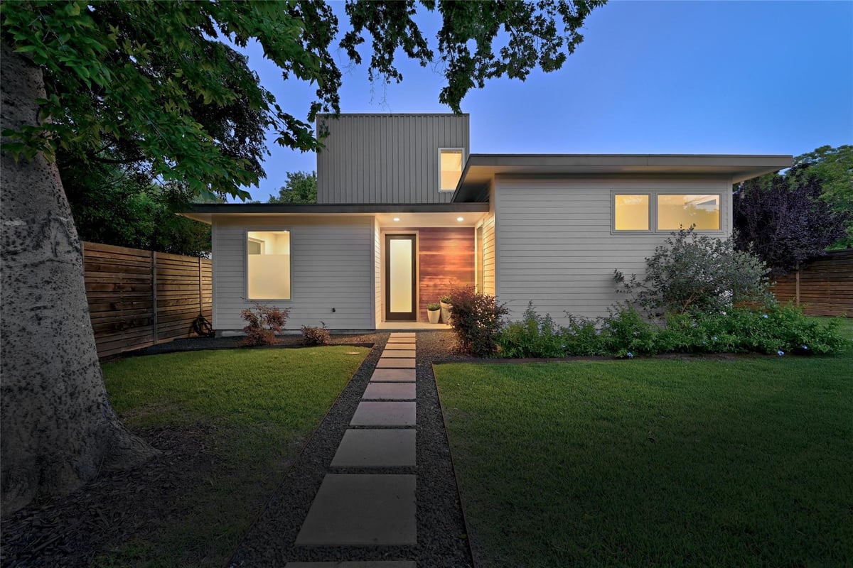 View 3021 Fontana DR Unit #A in Dawson 3021 Fontana DR Unit #A - property photo 1 - Luxury home in Dawson, Austin, TX