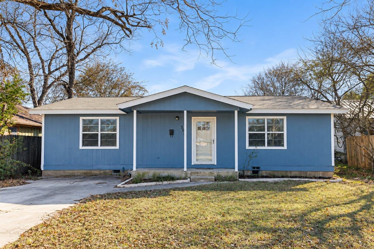 View 303 E AUSTIN Ave in Round Rock 303 E AUSTIN Ave, photo 1 of 24, Round Rock, Round Rock, TX