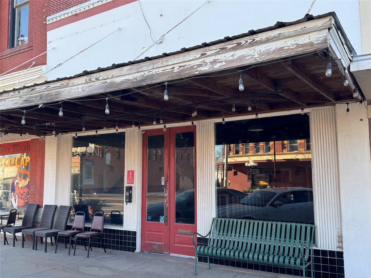 Living area at 303 Main St - Smithville Townsite, Smithville, TX