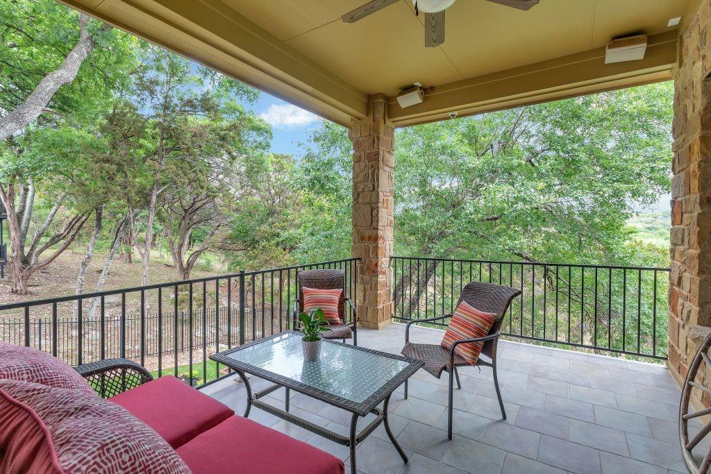 303 Palos Verdes Dr - front exterior - Luxury home in Lakeway Sec 26, Lakeway, TX