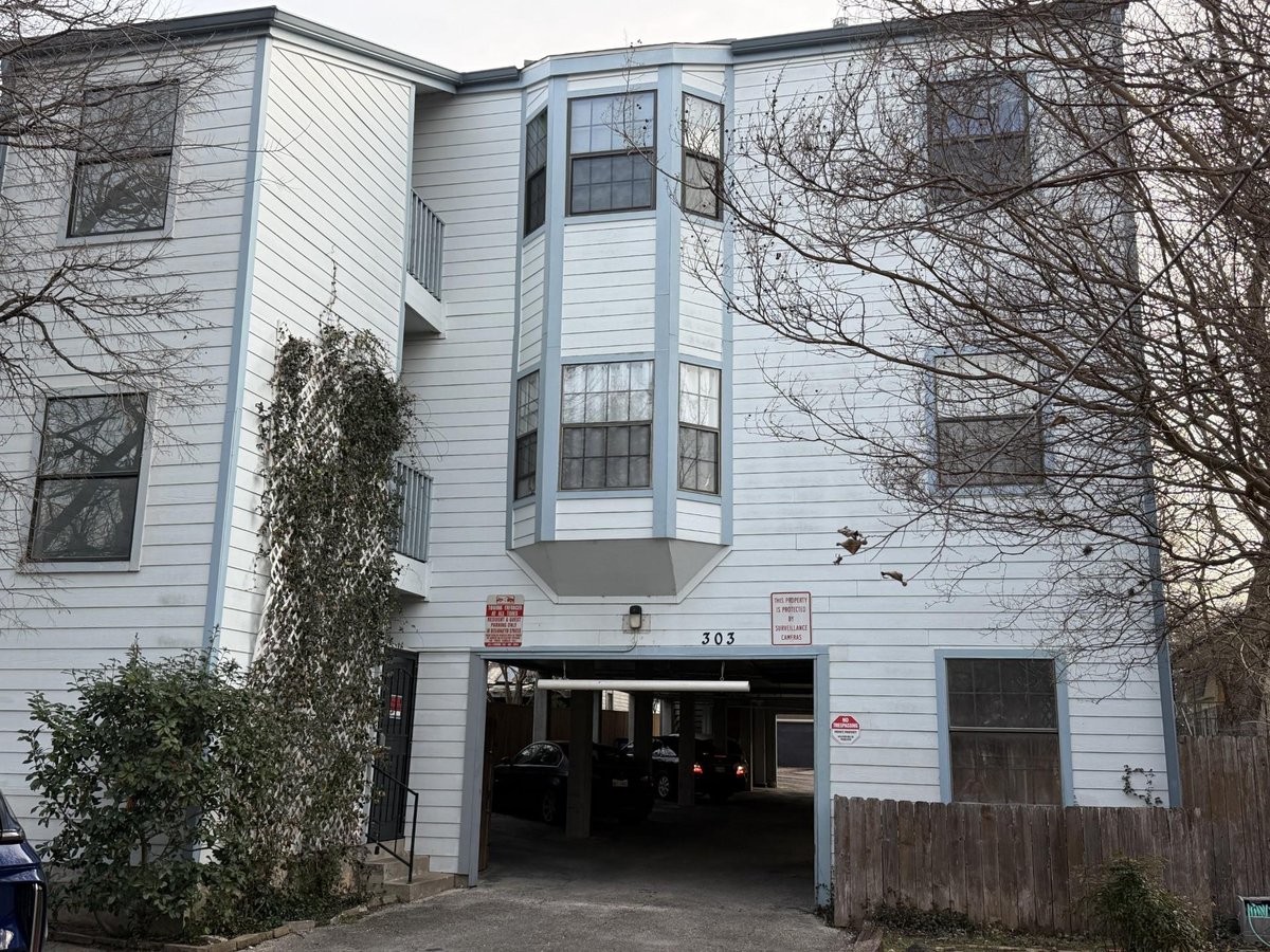 303 W 35th St Unit #202 - front exterior - Luxury home in Hyde Park Terrace Condo, Austin, TX