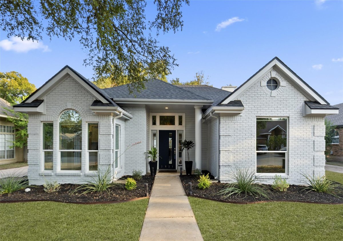 View 3031 Sesbania DR in Shady Hollow Sec 06 Ph C 3031 Sesbania DR - property photo 1 - Luxury home in Shady Hollow Sec 06 Ph C, Austin, TX