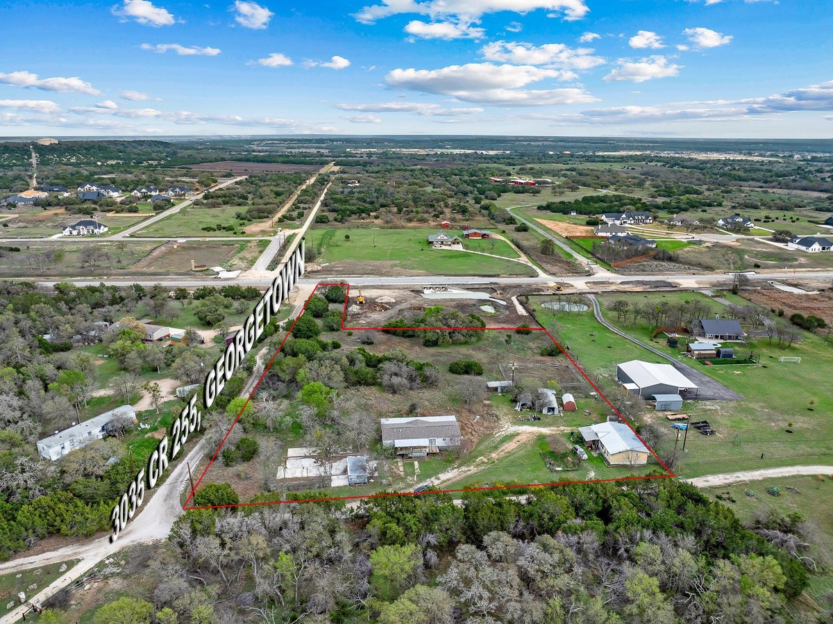 View 3035 County Road 255 Rd in Bon Winde Oaks 3035 County Road 255 Rd - front exterior - Luxury lot in Bon Winde Oaks, Georgetown, TX