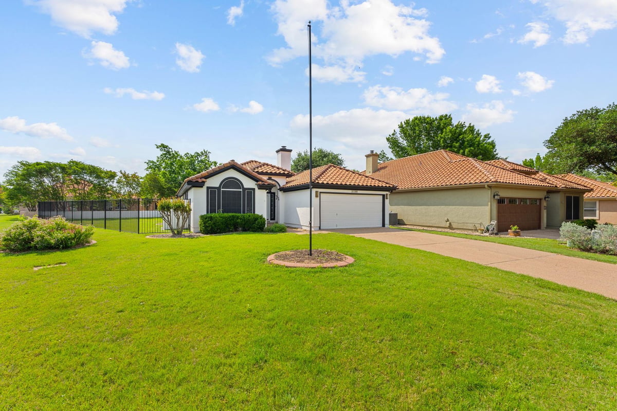 30388 Ledgemont LN - front exterior - Luxury home in Berry Creek  Sec 04, Georgetown, TX