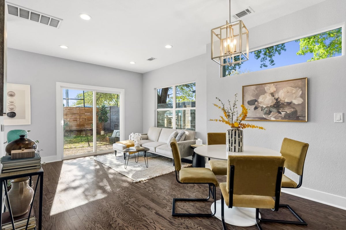 Living area at 304 BLACKSON Ave Unit #A - 3 bed 2 bath home