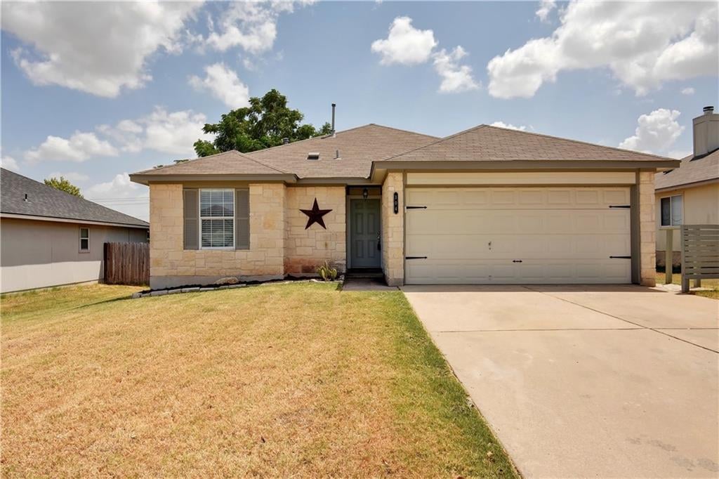 View 304 Dana DR 304 Dana DR - front exterior - Luxury home in Hutto, TX